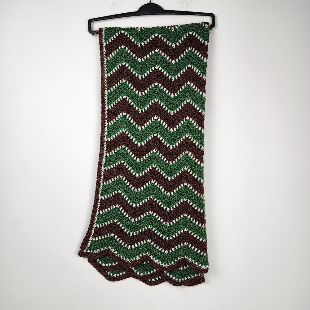 Handmade Crochet Throw Blanket Green Brown White Chevron Zigzag Scalloped Retro - Picture 5 of 16